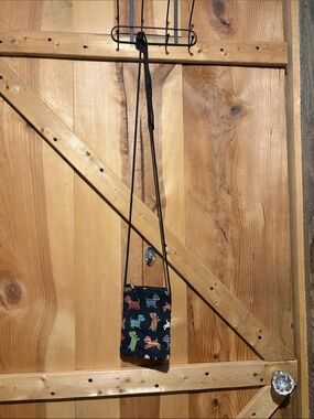 Signare Small Black Crossbody Phone Bag with Multicolor Dog Motif